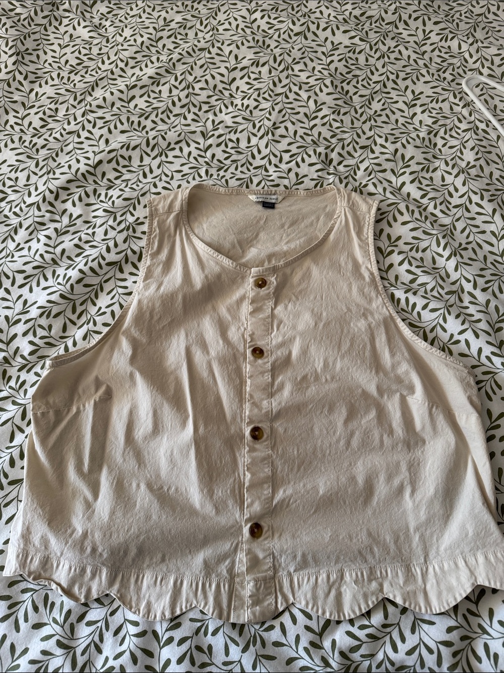 American Eagle Outfitters Cream Scalloped Hem Button-Front Tank